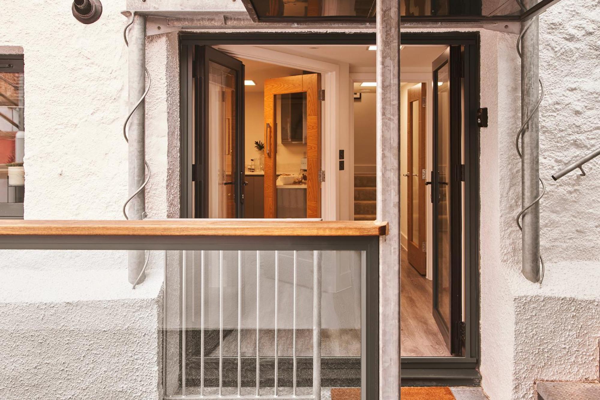 The Moorings - Stylish Duplex Apartment On Torquay Harbourside Екстериор снимка